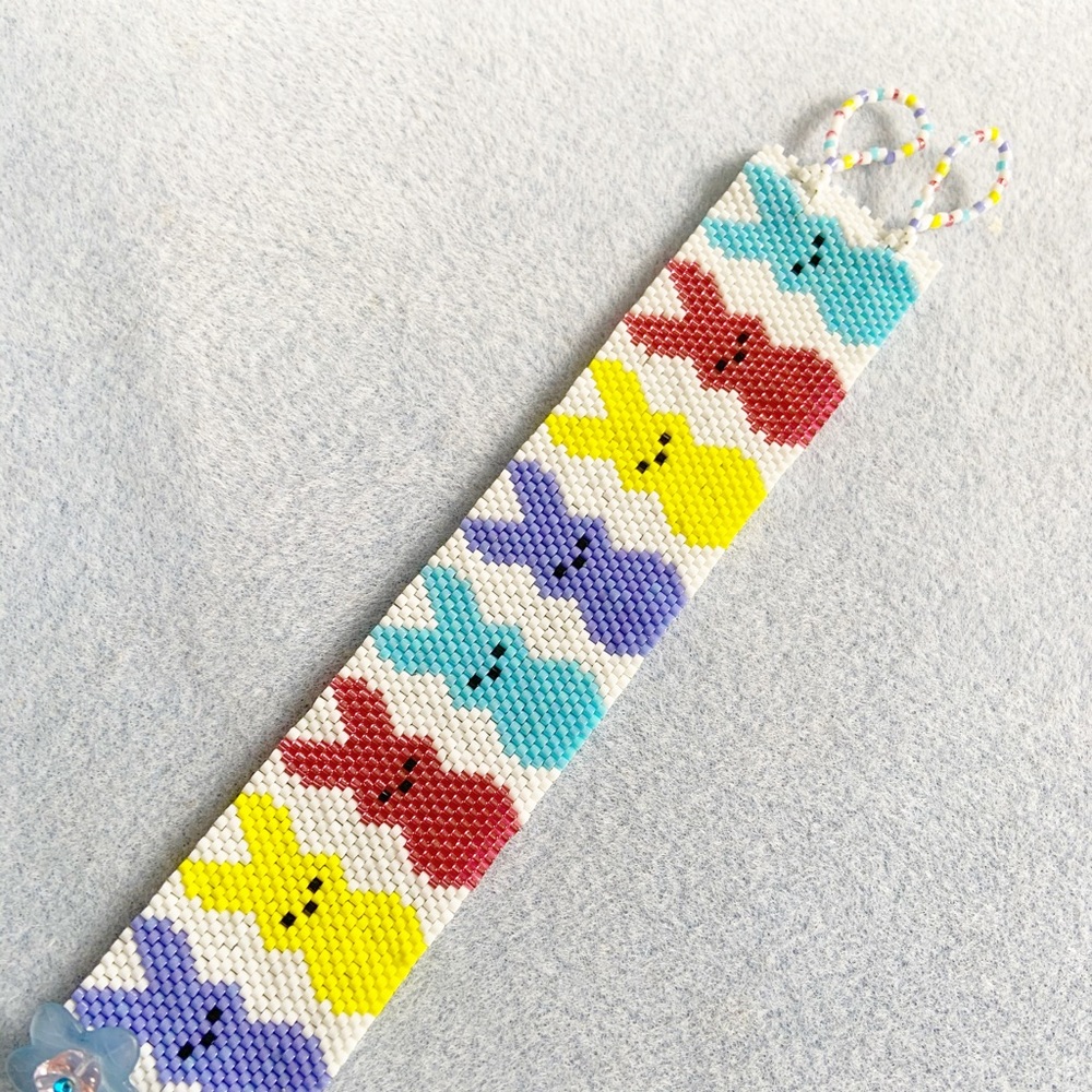 Peep bracelet